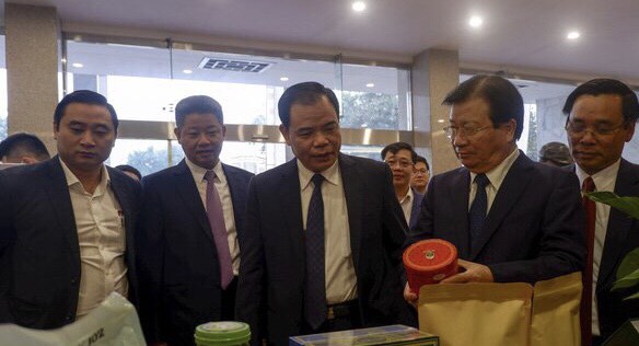 Phó Thủ tướng Trịnh Đình Dũng cùng Bộ Trưởng Nguyễn Xuân Cường