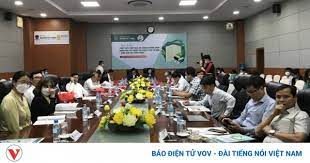 Việt kiều tại Mỹ tặng hàng chục nghìn cuốn sách cho trường học Việt Nam